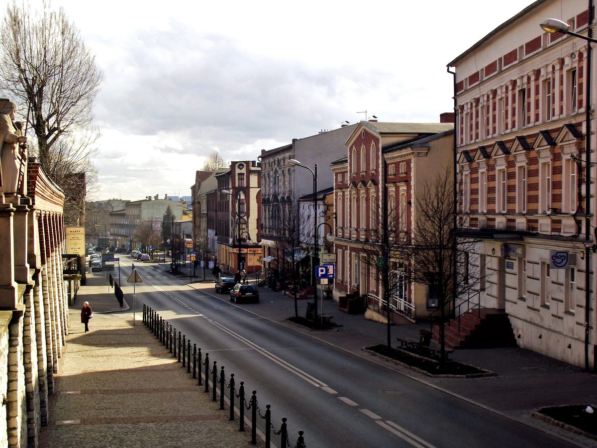 Piekary Śląskie — kamieniczna zabudowa przy ul. Bytomskiej. Pogotowie gazowe i gazownik z dojazdem 24/7 w Piekarach Śląskich.